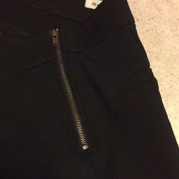 MONTEAU LA BLACK SIDE ZIPPER BLACK DRESS SHORTS - Picture 3 of 5